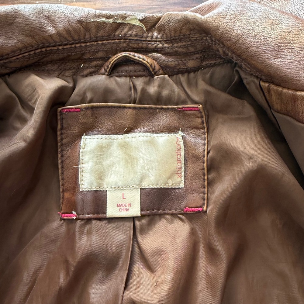 Xhilaration Womens Brown Faux Leather Moto‎ Jacket Quilted Shoulder Edgy Size L - Picture 7 of 14